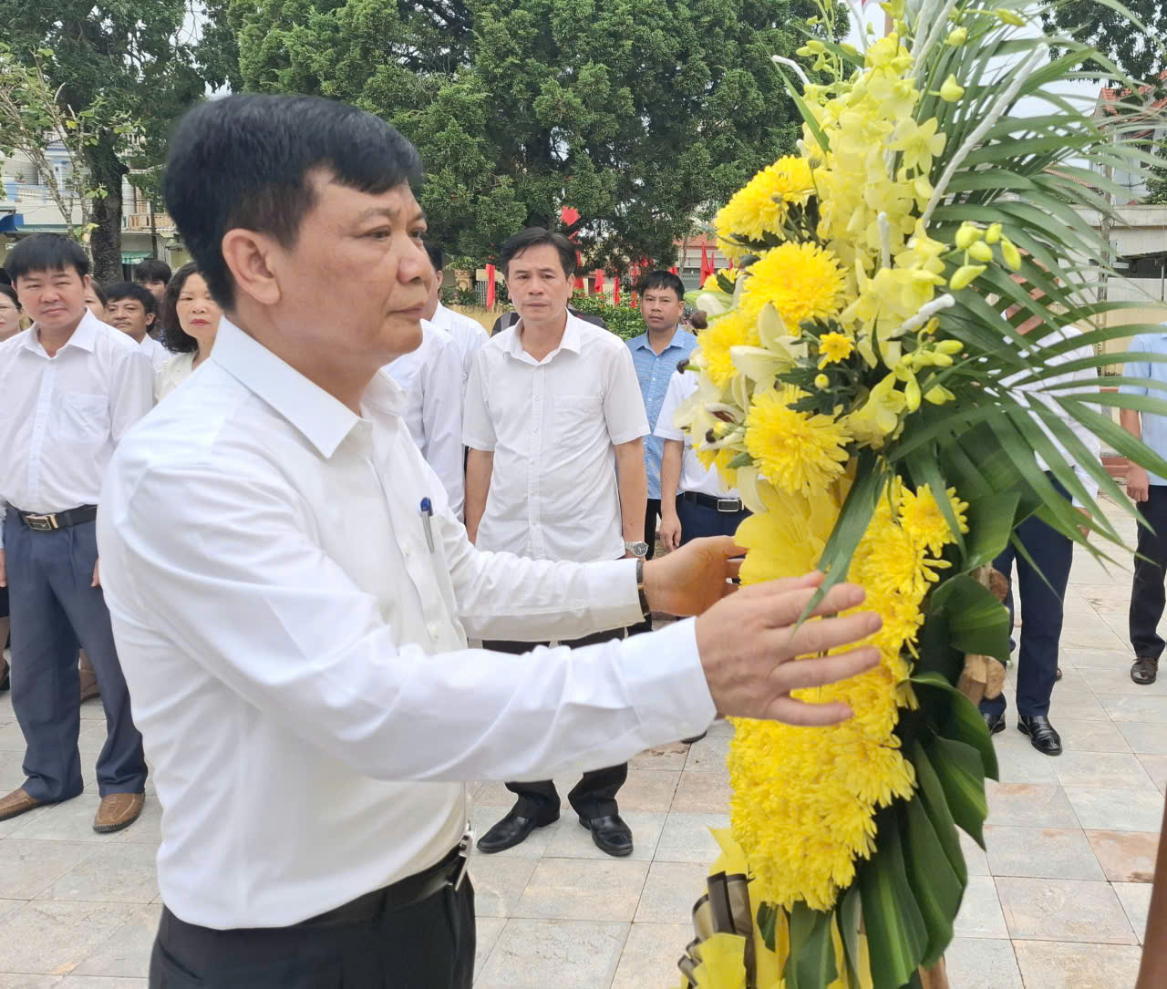 Anh-tin-bai